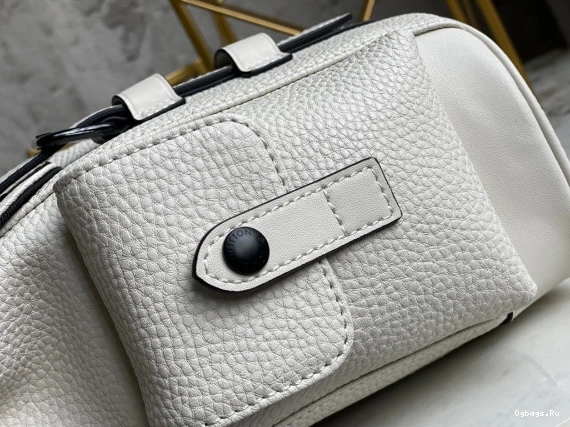 LOUIS VUITTON XS CHRISTOPHER 0522